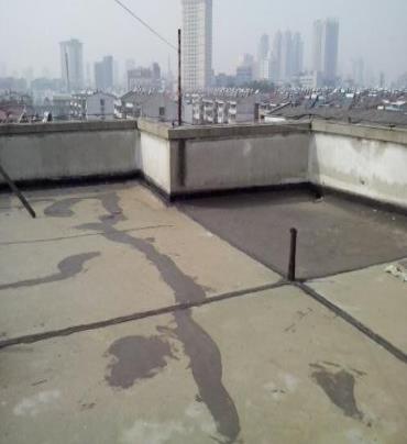 华安漏水维修 楼顶漏水是什么原因，楼顶漏水维修方法是什么?